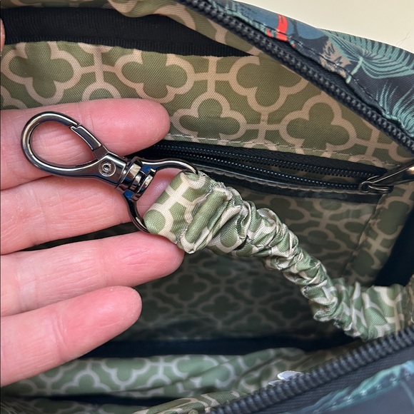 Lug Carousel XL Crossbody Wildlife Jungle Pattern Bag RFID - Picture 11 of 14